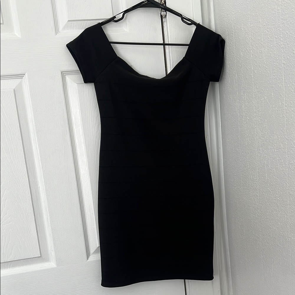 Forever 21 Off-the-Shoulder Bandage Style Black Dress Size Medium